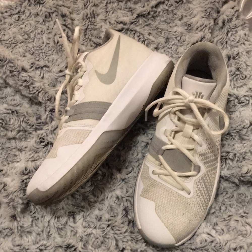 Nike (Kyrie flytrap line) - Picture 3 of 4